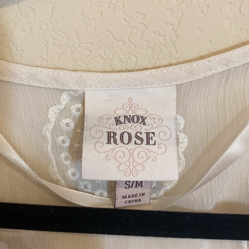 Knox Rose sheer cream kimono. Size S/M. Cute flower pattern. Off-white. - Picture 16 of 16